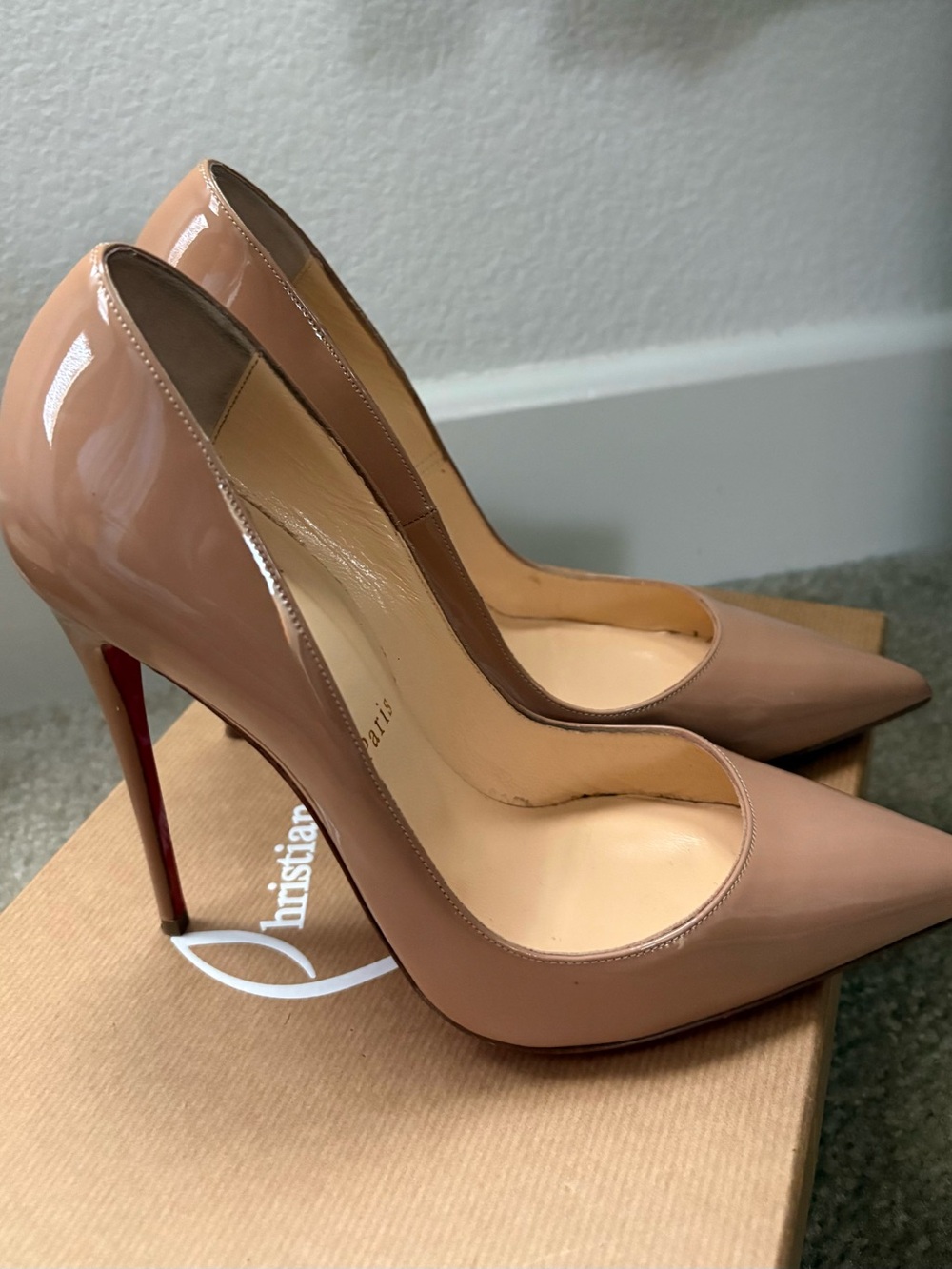 Christian Louboutin Patent Nude Pointed-Toe Stilettos with Red Sole Size 40 US10